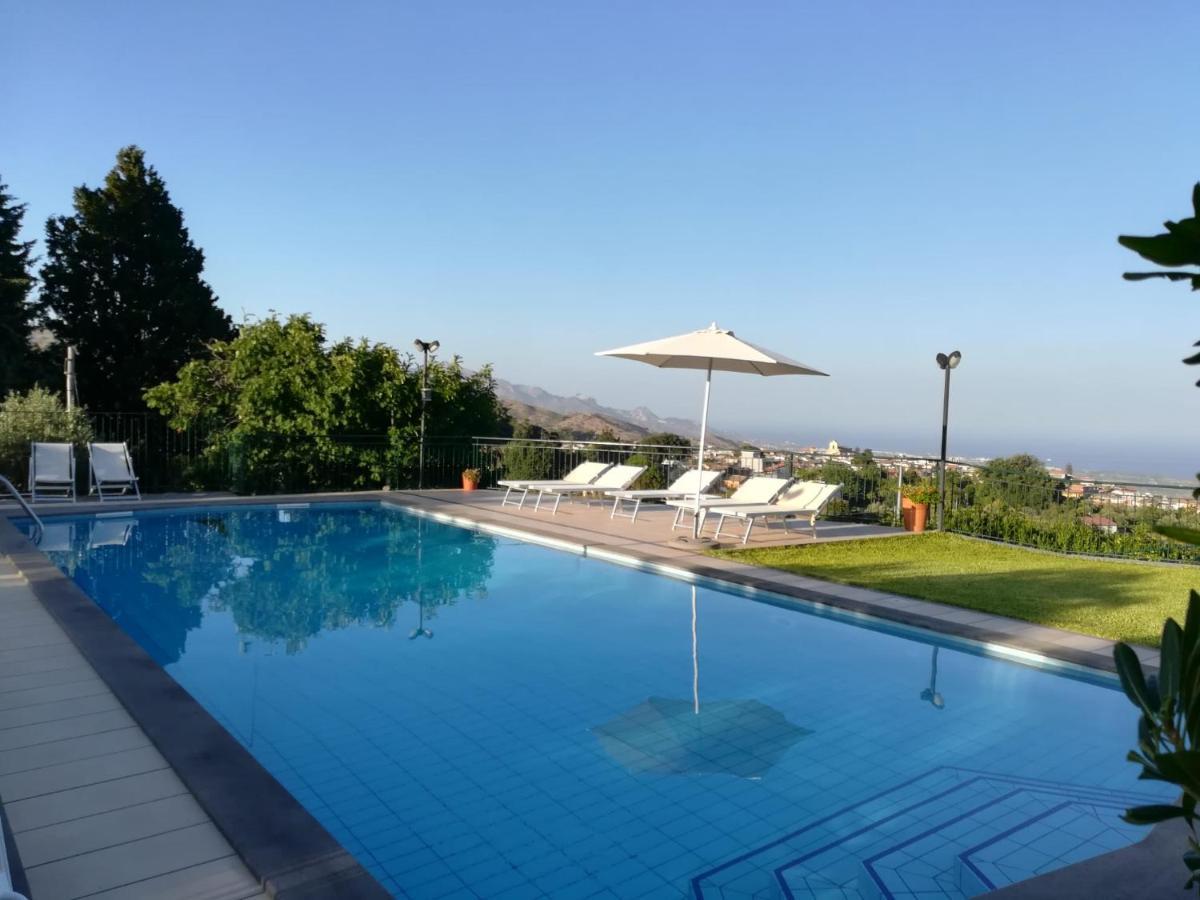 Villa Capogrecale - Piscina Riscaldata 피에디몬테 에트네오 외부 사진